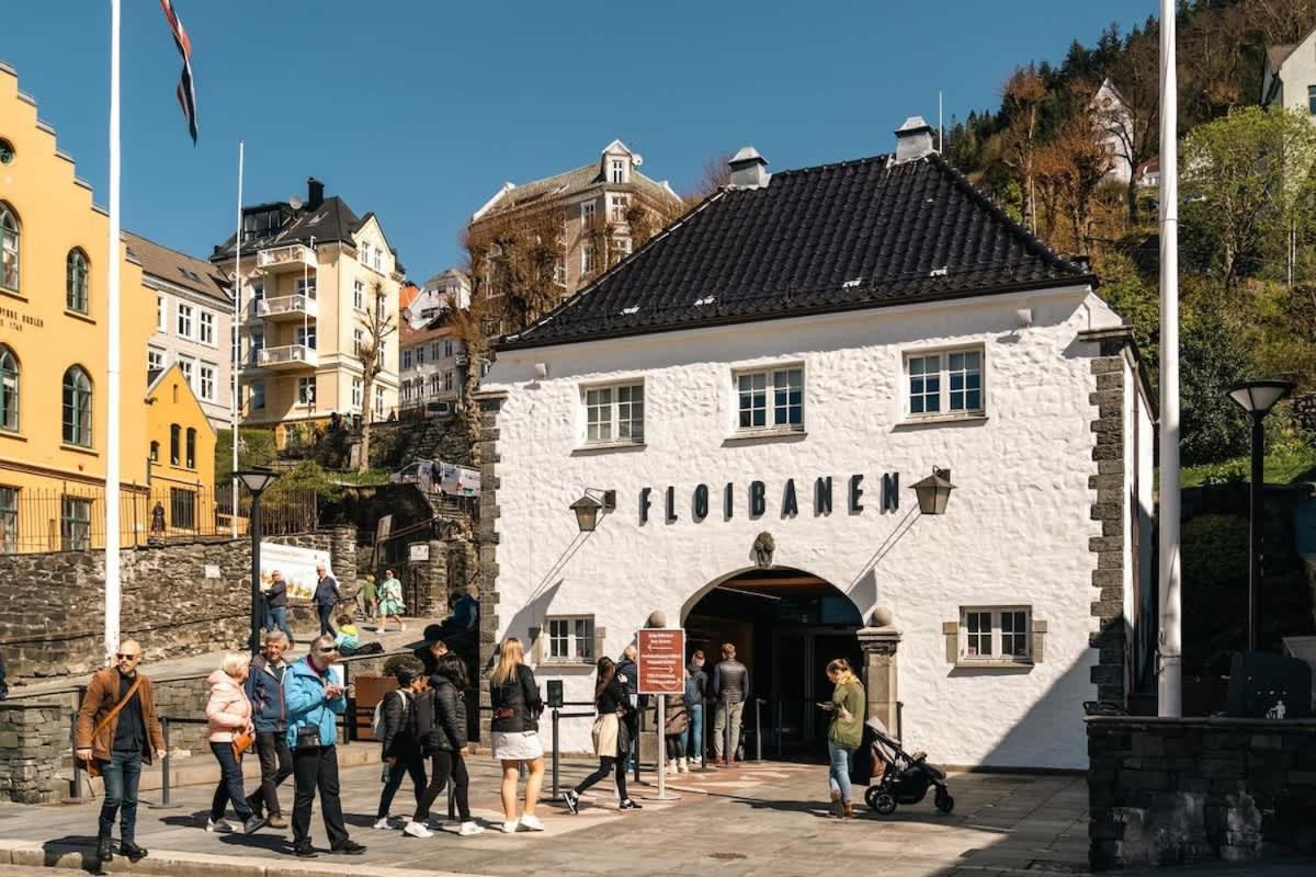 Dinbnb Homes I The 1880 Authentic Bergen Dream I 500M From Bryggen Esterno foto